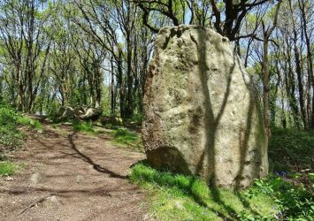Menhir de Saint-Kodelig